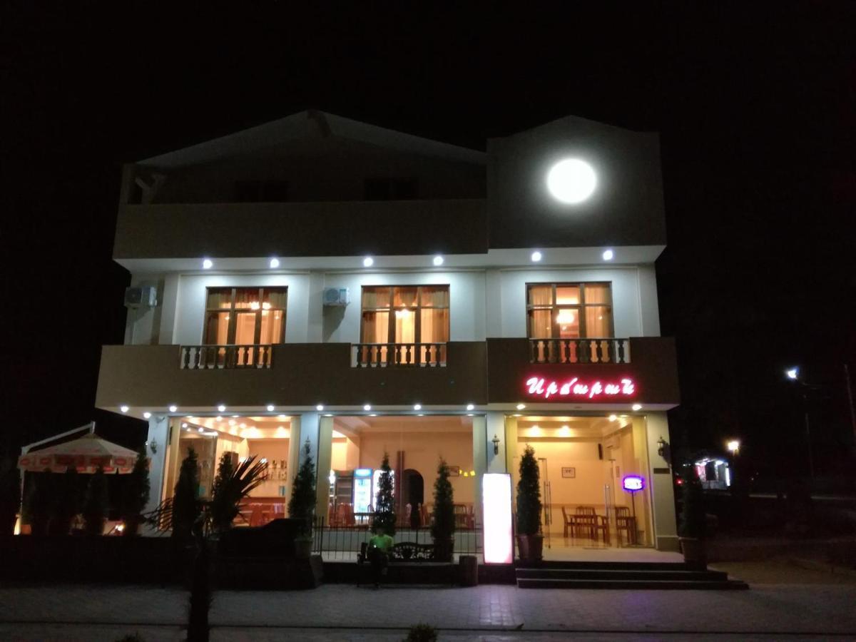 Ruzan Hotel Ijevan Exterior photo