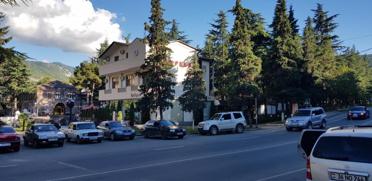 Ruzan Hotel Ijevan Exterior photo