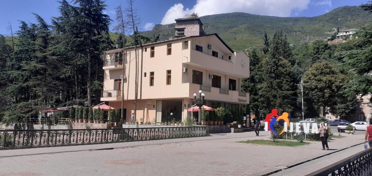 Ruzan Hotel Ijevan Exterior photo