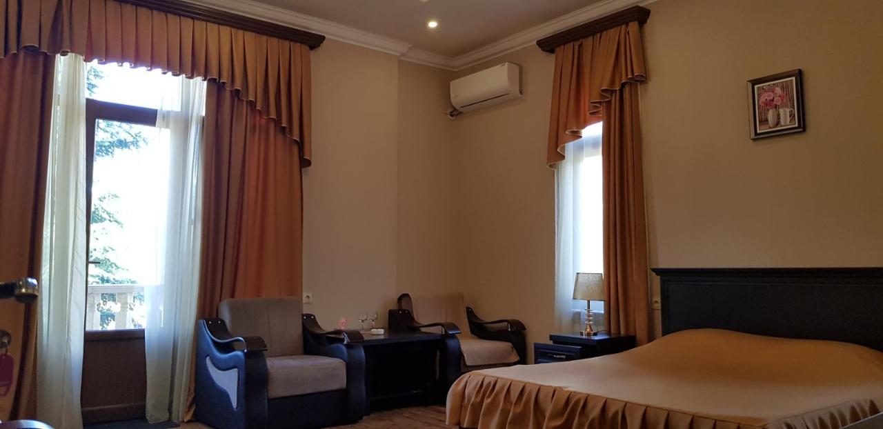 Ruzan Hotel Ijevan Exterior photo