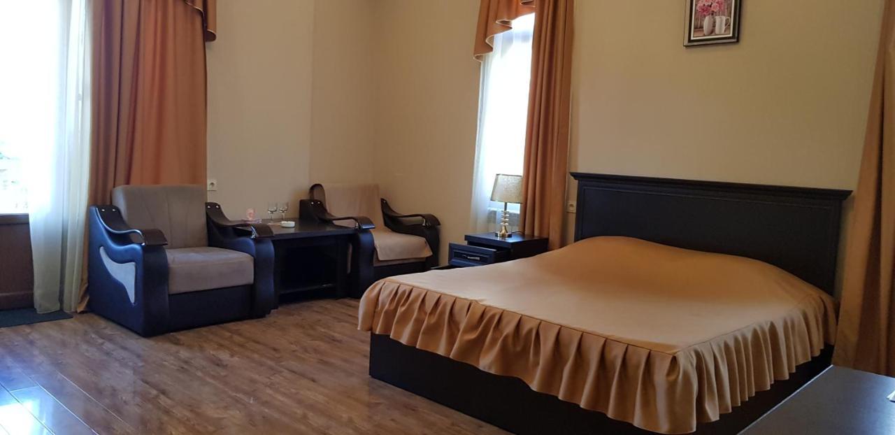 Ruzan Hotel Ijevan Exterior photo